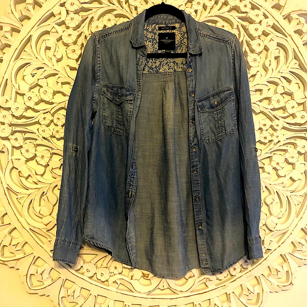 4/$25 | AMERICAN EAGLE DENIM BUTTON UP